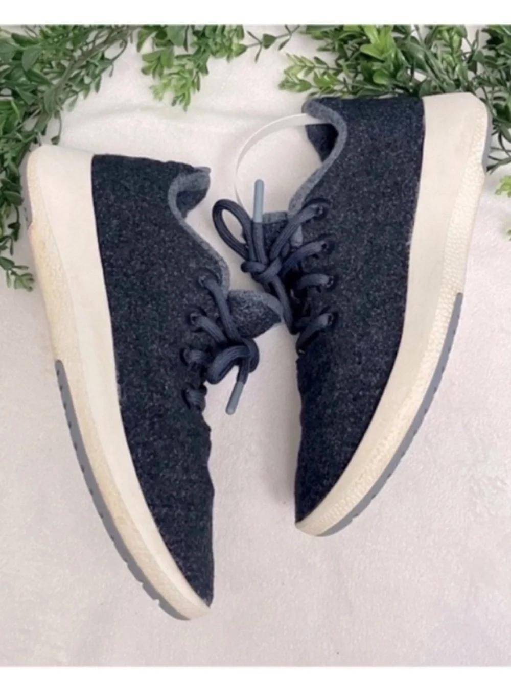 Allbirds Navy Casual Wool Knit Women’s Sneaker with Cream Sole Size 8